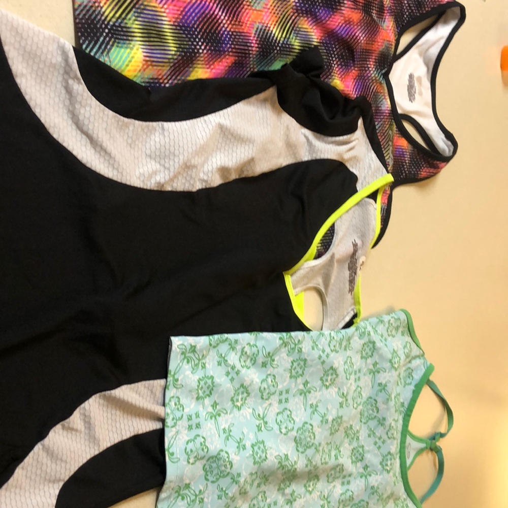 Bundle of 3 work out shirt/tanks size large